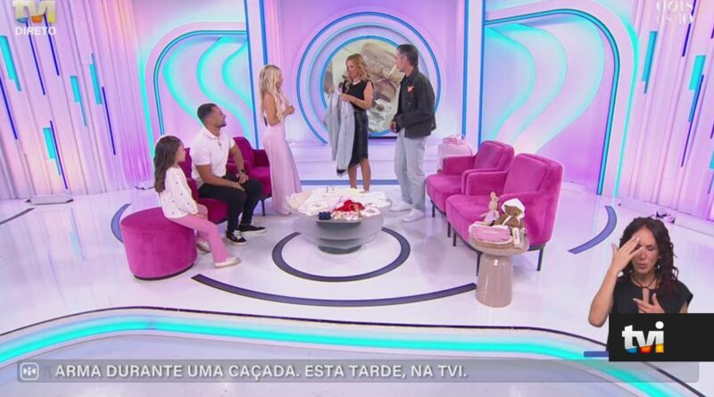 Casacos personalizados surpreendem Cristina e Cláudio no Secret Story